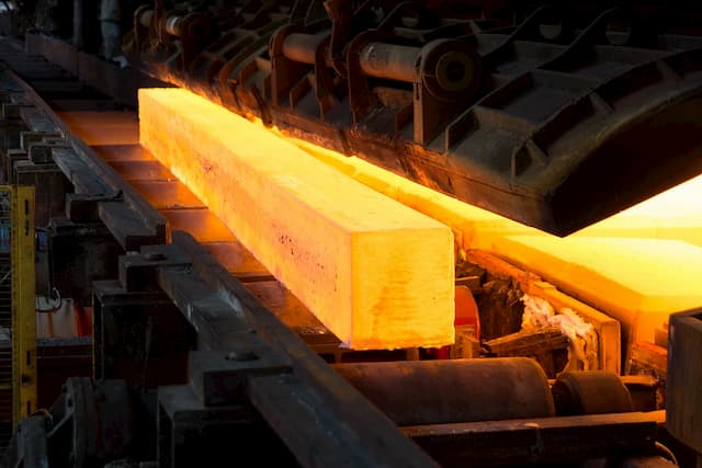 نورد گرم انواع تیرآهن در صنعت ساخت و ساز جهانی است که عمدتا برای تحمل بار سنگین با تکیه گاه در دو نقطه یا بیشتر طراحی شده است