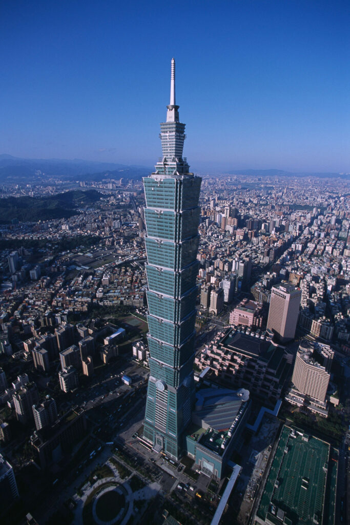 برج تایپه 101 (Taipei 101) که به عنوان مرکز مالی جهانی تایپه نیز شناخته می شود